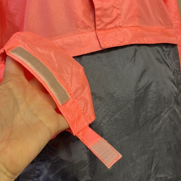 L.L. Bean Salmon/Grey HalfZip Pullover Long Sleeve Adjustable Windbreaker-Medium - Picture 8 of 16